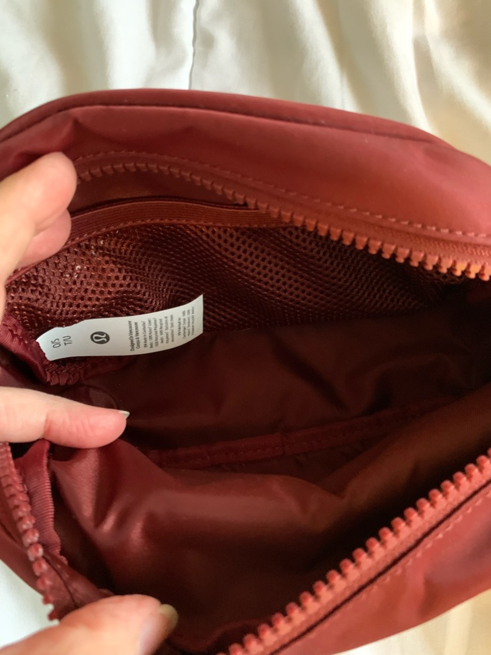 lululemon athletica City Essentials Pouch Mini 2L Cosmetic Bag - Picture 3 of 6